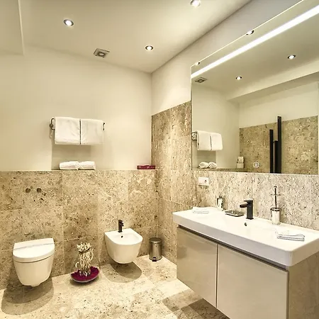 Exclusive Krocinova * Prague